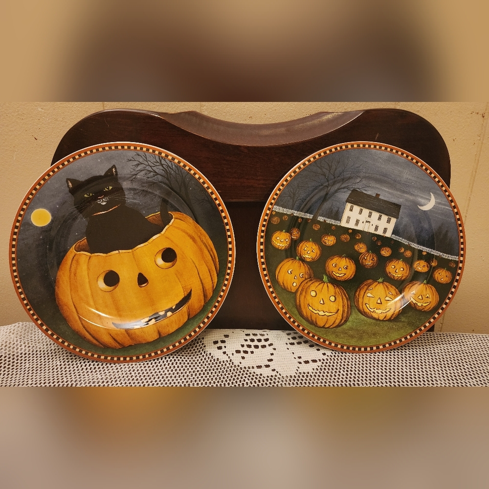 David Carter Brown Decorative Halloween Plates